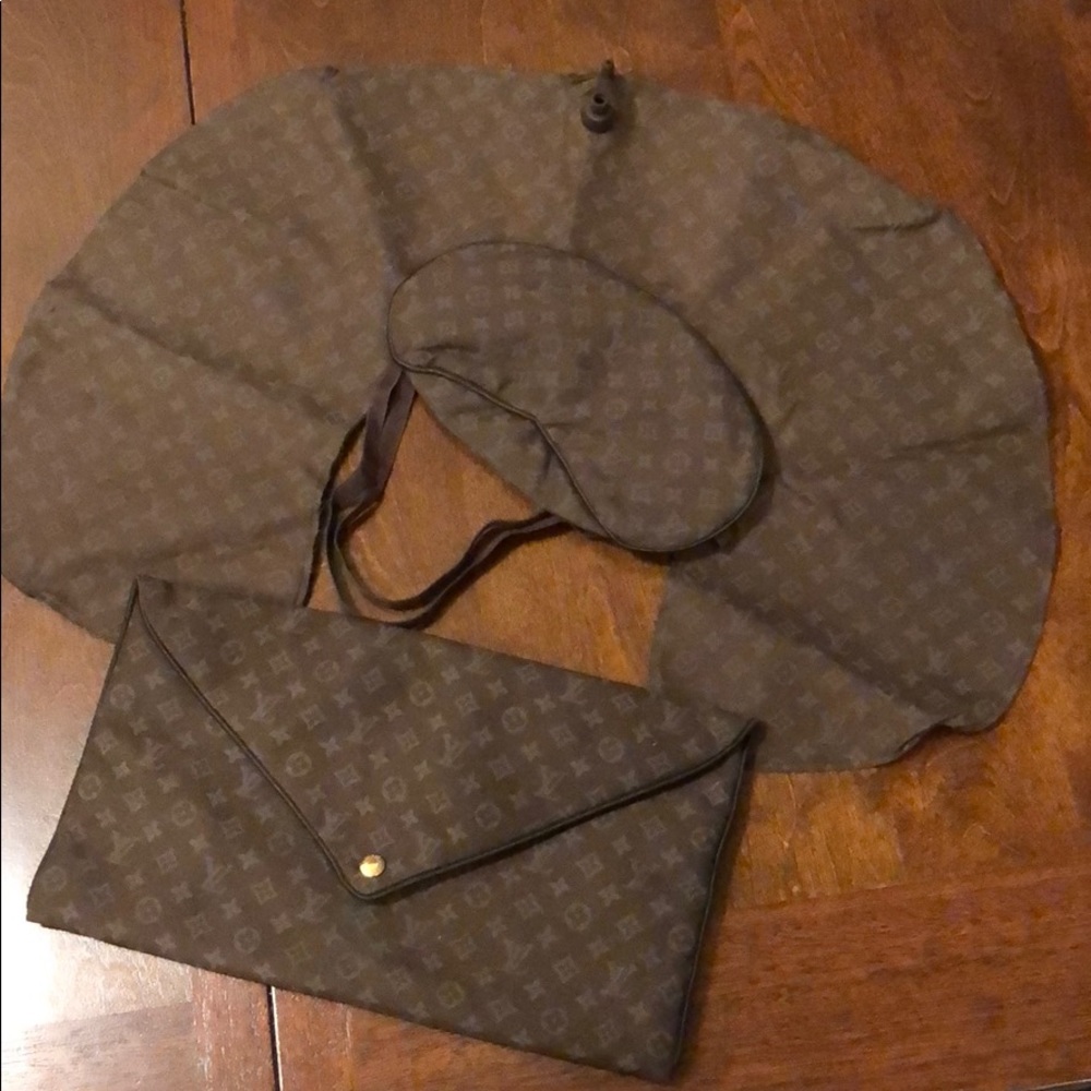 Louis Vuitton Travel set